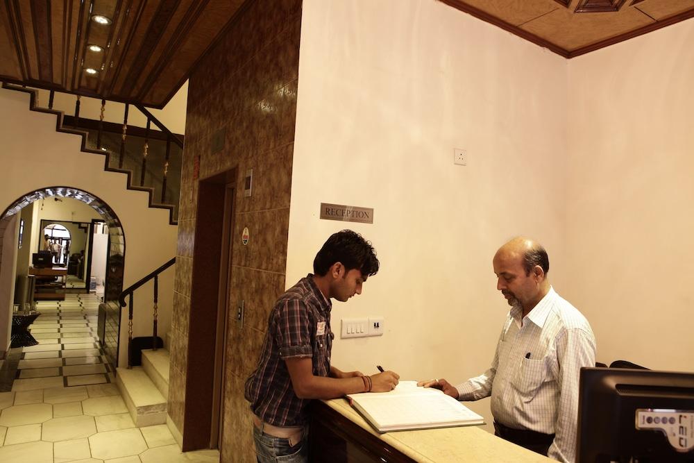 Fabhotel Delhi Darbar Near Karol Bagh Market Εξωτερικό φωτογραφία